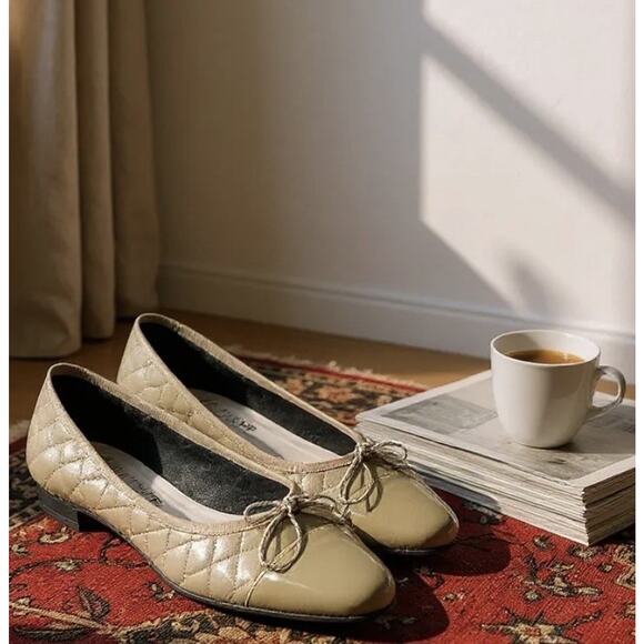 Paul Mayer Attitudes Taupe Quilted Leather Tan Cap Toe Ballet Flats Womens 10 - Picture 1 of 14